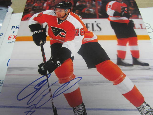 Chris Vandevelde  Philadelphia Flyers signed 8x10 Photo COA 